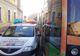 Reacţia neaşteptată a unui poliţist când a văzut că o maşină depăşeşte coloana pe linia de tramvai