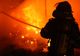 Un mort şi doi răniţi după ce un apartament a luat foc într-un bloc din Constanţa