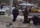 Scene şocante în Craiova. Un om al străzii a fost lovit cu pumnul în faţă de un poliţist