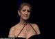 Celine Dion s-a întors pe scenă. A izbucnit în lacrimi când a vorbit despre soțul ei