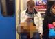 Călătorii din metrou au crezut că nu văd bine. Și totuși: ce ține acest tânăr în poală?