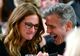George Clooney și Julia Roberts, participanți la un inedit karaoke 