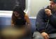 Călătorii din metrou au ÎNGHEŢAT! Ce s-a apucat să facă o tânără în văzul tuturor
