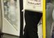 A urcat în metrou cu o geantă imprimată cu un text în arabă. Traducerea mesajului, neaşteptată!