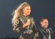 Moment incredibil în timpul unui concert al lui Beyonce. Toţi fanii au scos telefoanele să filmeze!