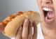 Hotdog-ul, un aliment toxic pentru organism! Poate cauza boli mai grave decât fumatul 