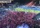 De 13 zile în stradă pentru OUG 13. Cel mai mare tricolor uman în Piața Victoriei