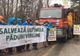Activiștii de mediu blochează camioanele cu lemne din munții Făgăraș