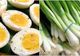 Ce se întâmplă în corpul tău dacă mănânci ouă fierte cu ceapă verde