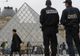 Alertă la Paris! Poliția franceză a evacuat esplanada din fața Luvrului - UPDATE
