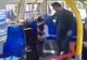 O femeie a fost lovită cu bestialitate de un bărbat necunoscut în autobuz. Motivul este ŞOCANT