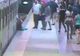 Incident șocant la metrou! Numai un MIRACOL i-a salvat viața acestei femei