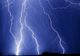 Ce să nu faci niciodată când fulgeră: Îţi poţi risca viaţa!