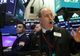 Noi turbulențe pe piețele financiare. Dow Jones, a doua cădere istorică