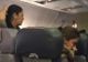 Scandal în avion. O femeie jigneşte stewardesa: "Îţi fac reclamaţie, să moară familia mea!"