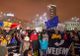 100 de persoane au protestat vineri în Piața Victoriei: Vrem Justiţie, NU Corupţie
