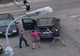 Scene demențiale pe o stradă din Pitești. A pus mâna pe rangă și a spart (VIDEO)