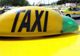 Taximetriştii ar putea fi amendaţi dacă nu sunt îmbrăcaţi... corespunzător