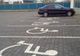 Bani de carburant de la guvern pentru persoanele cu diabzilități. Cât ar putea primii românii cu handicap