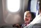 Cum să faci copilul să nu mai plângă în avion