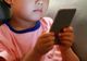 Cum le schimbă telefoanele viața copiilor. Părinții ar trebui să țină cont de acest avertisment