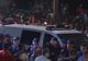 Revoltă la Caracal! Oamenii îi huiduie pe polițiști