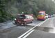 Accident grav, pe Valea Oltului. O mașină a luat foc, la impactul cu peretele din stâncă: 2 victime