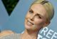 Motivul surprinzător pentru care Charlize Theron a purtat în păr o brățară cu diamante