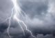 Ce să nu faci niciodată când tună şi fulgeră: Îţi poţi risca viaţa!