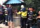 VIDEO Un bărbat căzut într-o fântână adâncă de 20 de metri, salvat de pompieri