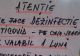 Haz de necaz despre COVID. Anunțul lipit în scara unui bloc care stârnește hohote de râs 