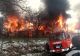 FOTO-VIDEO Pensiune făcută scrum la Soveja, după un incendiu violent! Traficul, oprit pentru intervenția pompierilor