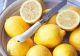 Taie o lămâie mărunt şi pune-o la congelator. Efectul ei îţi poate salva viaţa