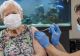 O femeie de 90 de ani, prima persoană din Elveția vaccinată împotriva Covid-19
