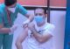 Premierul Florin Cîțu s-a vaccinat public: ”Nu am simțit nimic” - Ce tricou a purtat șeful Executivului VIDEO