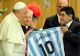 Diego Maradona, omagiat de Papa Francisc: „Pe teren a fost un poet!”