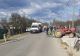 Accident grav, în Vâlcea: 3 victime, după impactul violent cu un tractor. Utilajul a ricoșat pe trotuar