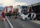 Accident grav în Hunedoara: Două persoane au murit după ce au intrat cu mașina sub un TIR