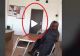 VIDEO – Elevii așteptau liniștiți profesoara când deodată A BUBUIT ușa – Ce s-a întâmplat