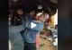 VIDEO – Lucrau sub mașină când ceva îngrozitor s-a întâmplat. Din fericire totul s-a terminat cu bine