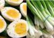Ce se întâmplă în corpul tău dacă mănânci ouă fierte cu ceapă verde