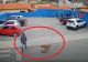VIDEO ULUITOR - Un tânăr a fost lovit pe trecerea de pietoni de un...câine - Impactul a fost unul foarte puternic