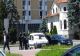 FOTO/VIDEO Un bărbat din Bistrița-Năsăud a amenințat că se aruncă în aer în fața Prefecturii! Care sunt MOTIVELE