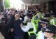 Confruntări violente între polițiști și mai mulți protestatari, la sediul BBC din Londra - VIDEO