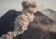 Vulcanul Merapi a erupt din nou! Norul de cenușă s-a răspândit până la o distanţă de 3,5 kilometri de crater