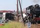 FOTO | 2 persoane în stare gravă, după ce o autorulotă s-a izbit violent de un tren de epocă, în Germania
