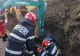 Un bărbat, prins sub un mal de pământ în timp ce lucra la o canalizare, în Maramureș