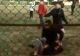 Un bărbat lovește cu sălbăticie un adolescent, pe un teren de fotbal din Arad