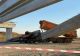 La un pas de o TRAGEDIE: Grinda unui pod de pe Drumul Expres Craiova-Piteşti s-a PRĂBUȘIT peste un camion. Cum se simte șoferul