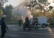 FOTO | Incendiu în Capitală: O mașină a luat foc, pe o șosea aglomerată din Pipera. Trafic blocat